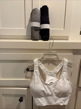 Women's Seamless Racerback Sports Bra - White, gray & black